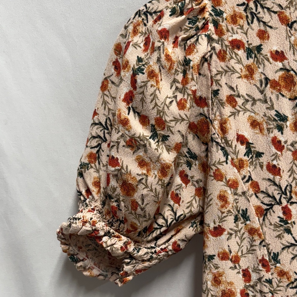 Elegant Floral Midi Dress with Puff Sleeves - Picture 7 of 12